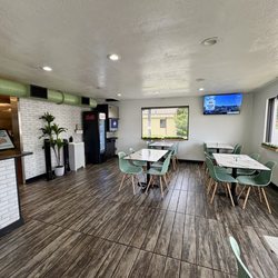 Very attractive dining area...