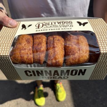 Dollywood - Cinnamon Bread - Amusement Parks Near Me - Pigeon Forge, Tennessee Dollywood - Cinnamon Bread - Amusement Parks Near Me - Pigeon Forge, Tennessee