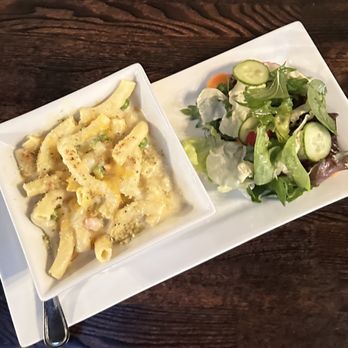 The Linden House - Macaroni and Cheese with Farm Salad - New American Near Me - Omaha, Nebraska The Linden House - Macaroni and Cheese with Farm Salad - New American Near Me - Omaha, Nebraska