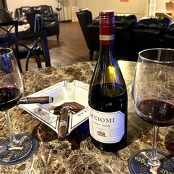 Rocco's Cigar Bar - Fat Bottom Betty, Sweet Jane and Meiomi Pinot Noir.