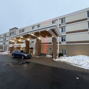 Best Western Plus North Shore Hotel - Parking/exterior - Hotels Near Me - Danvers, Massachusetts