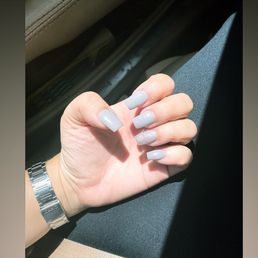 Powder acrylic nails