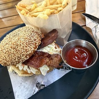 Firestone Walker Brewing Company - Paso Robles - Firestone Fried Chicken Sandwich (added bacon because why not?!?). - New American Near Me - Paso Robles, California Firestone Walker Brewing Company - Paso Robles - Firestone Fried Chicken Sandwich (added bacon because why not?!?). - New American Near Me - Paso Robles, California