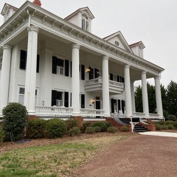 Twelve Oaks Bed and Breakfast - Front of house - Bed & Breakfast Near Me - Covington, Georgia