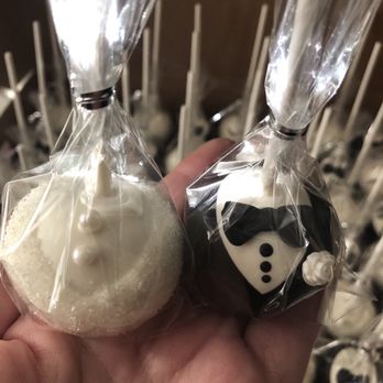 Chiwee's Cookies And Cake Pops - Desserts Near Me Chiwee's Cookies And Cake Pops - Desserts Near Me