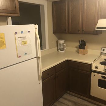 Summer Place West - Kitchen - Vacation Rentals Near Me - Gulf Shores, Alabama Summer Place West - Kitchen - Vacation Rentals Near Me - Gulf Shores, Alabama