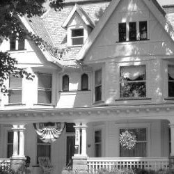 Patton House - A beautifully preserved, historic home near Downtown Kent available for any occasion.