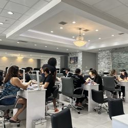 L'Acqua Nail Spa - Nail stations