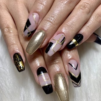 Jenny's Nail Salon - Full set! Designs done by Jenny :) - Nail Salons Near Me - Chicago, Illinois