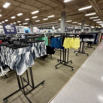 Going, Going, Gone! - Women's shorts - Sporting Goods Near Me - Pittsburgh, Pennsylvania Going, Going, Gone! - Women's shorts - Sporting Goods Near Me - Pittsburgh, Pennsylvania