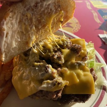 Old Tyme Burger Shoppe - Cheesy juicy and delicious! - Burgers Near Me - Texarkana, Arkansas