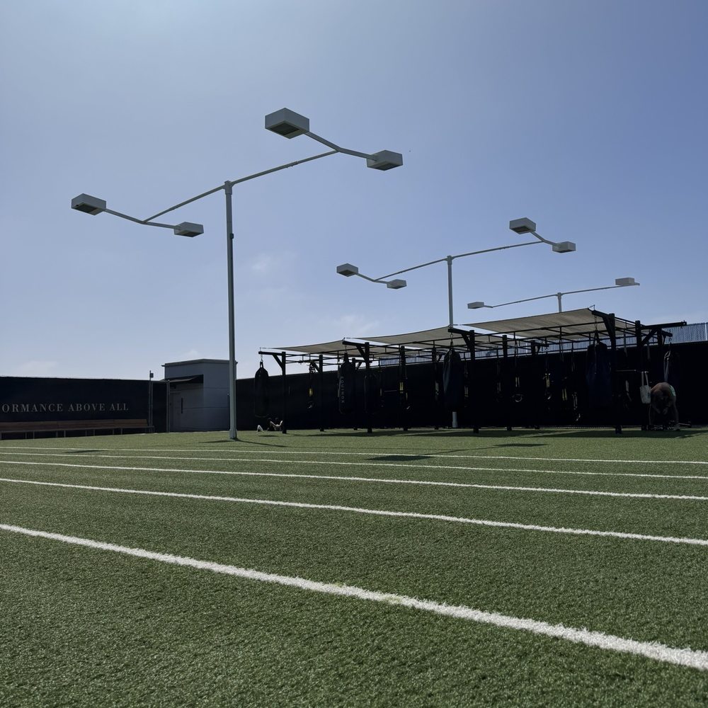 Equinox - rooftop - Gyms Near Me - Los Angeles, California