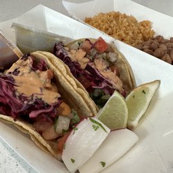 Andale Andale - Shrimp tacos, Pinto Beans