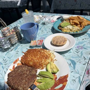 Kimmie's Coffee Cup - Kimmys sausage patty with hash browns and extra avocado along with a omelette avocado and English muffin and coffee - Breakfast & Brunch Near Me - Cypress, California