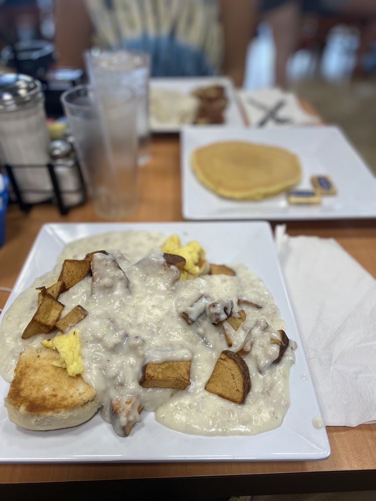 The Cracked Egg Diner