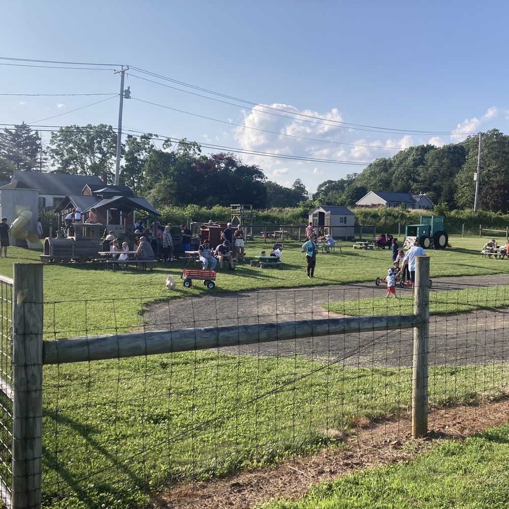 Hindinger Farm - Fruits & Veggies Near Me - Hamden, Connecticut