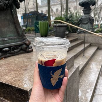 La Colombe Bryant Park - Oatmilk Draft Latte - Coffee & Tea Near Me - New York, New York