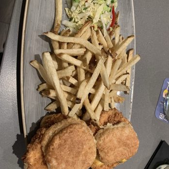 SOCIAL BIRD - Fried chicken sliders - Gastropubs Near Me - Lafayette, California SOCIAL BIRD - Fried chicken sliders - Gastropubs Near Me - Lafayette, California