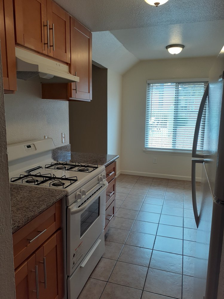 PUERTA VILLA APARTMENTS Updated August 2024 825 W 9th St, Santa