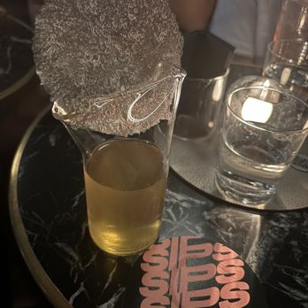 Sips Drinkery House - Compressed cocktail (whiskey) - Cocktail Bars Near Me - Barcelona, B