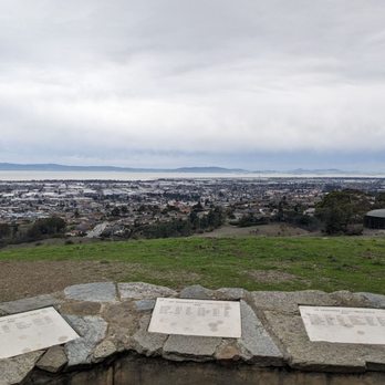 Fairmont Ridge Staging Area - Parks Near Me - Castro Valley, California Fairmont Ridge Staging Area - Parks Near Me - Castro Valley, California
