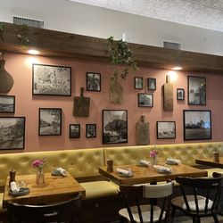 Oak Bistro - Interior