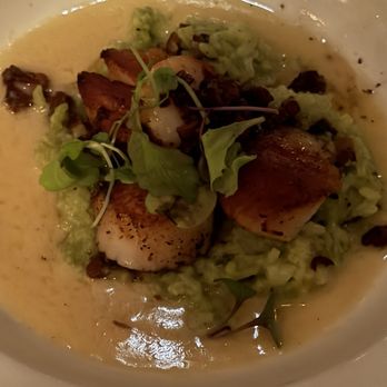Yebo Beach Haus - Seared scallops with pea risotto - New American Near Me - Atlanta, Georgia Yebo Beach Haus - Seared scallops with pea risotto - New American Near Me - Atlanta, Georgia