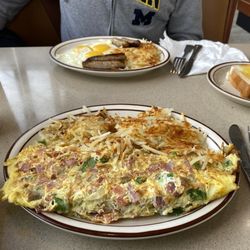 Leo’s Coney Island - Saginaw - Kitchen Sink Omelette