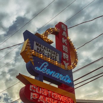 Leonard's Bakery - Outside - Bakeries Near Me - Honolulu, Hawaii Leonard's Bakery - Outside - Bakeries Near Me - Honolulu, Hawaii