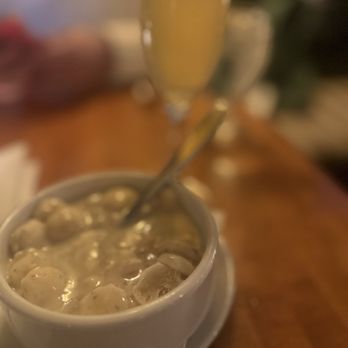 The Black Pearl - Clam chowder, apple cider mimosa - Seafood Near Me - Newport, Rhode Island The Black Pearl - Clam chowder, apple cider mimosa - Seafood Near Me - Newport, Rhode Island