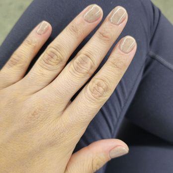 Red Polish - Gel manicure - Nail Salons Near Me - Los Angeles, California