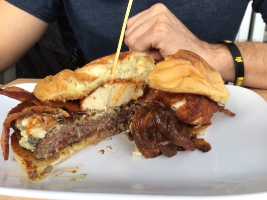 PINCHO Burgers and Kebabs by null