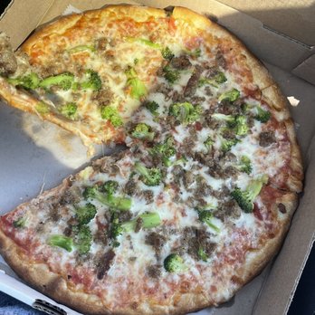 Legends Pizzeria - Broccoli and sausage Small Pizza (12") - Pizza Near Me - Shelton, Connecticut Legends Pizzeria - Broccoli and sausage Small Pizza (12") - Pizza Near Me - Shelton, Connecticut