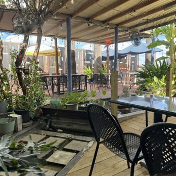 Tong's Thai Restaurant - Patio - Thai Near Me - San Antonio, Texas Tong's Thai Restaurant - Patio - Thai Near Me - San Antonio, Texas