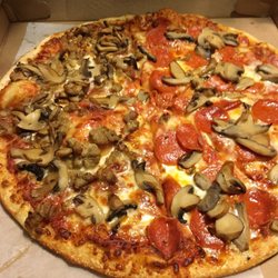 Annie's Variety - Pepperoni and mushrooms