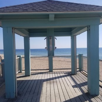 Misquamicut Beach - Showers - Beaches Near Me - Westerly, Rhode Island