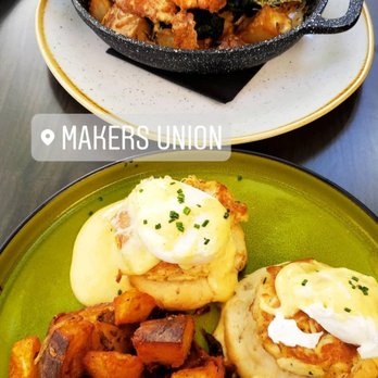 Makers Union - Crab cake benedict & smoked salmon hash - Pubs Near Me - Reston, Virginia