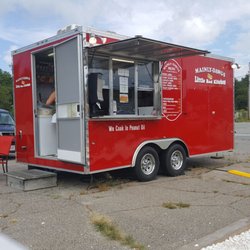 Mainly Dawgs - Corn dogs, clam cakes and linguica.