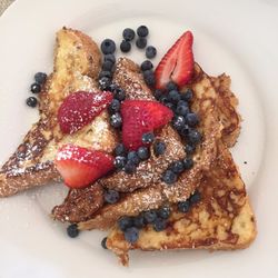 Robbins' Tuktawayin B&B - RTB&B 5 - Multigrain French Toast w. wild blueberries & strawberries