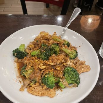 Thailicious Authentic Thai & Vegan - Chicken Pad Se-Ew - Thai Near Me - Henderson, Nevada Thailicious Authentic Thai & Vegan - Chicken Pad Se-Ew - Thai Near Me - Henderson, Nevada