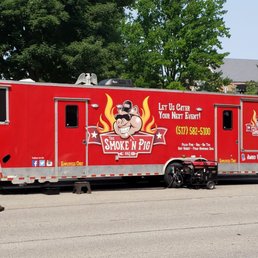 The Smoke N Pig BBQ set up and ready to go. #LansingBBQ #StateCapitol Smells great! The Smoke N Pig BBQ set up and ready to go. #LansingBBQ #StateCapitol Smells great!