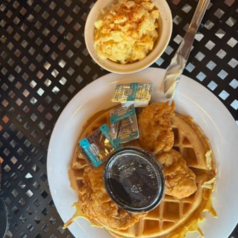 Five Sisters Blues Cafe - Chicken and waffles with Mac and cheese - Southern Near Me - Pensacola, Florida