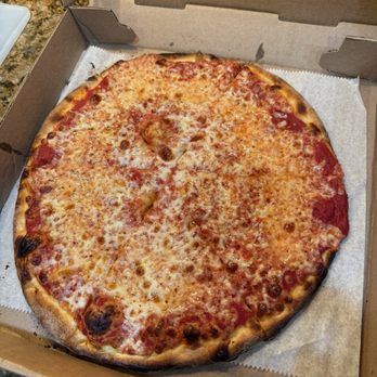 Pizza Romagna - Thin crust pizza made fresh to order with a beautiful under carriage - Pizza Near Me - Bergenfield, New Jersey
