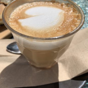 Le Caravane Café - Cortado - Cafes Near Me - Montreal, Quebec Le Caravane Café - Cortado - Cafes Near Me - Montreal, Quebec