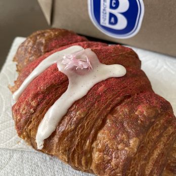 Twelvemonth - Strawberry Croissant - Vegan Near Me - Burlingame, California Twelvemonth - Strawberry Croissant - Vegan Near Me - Burlingame, California