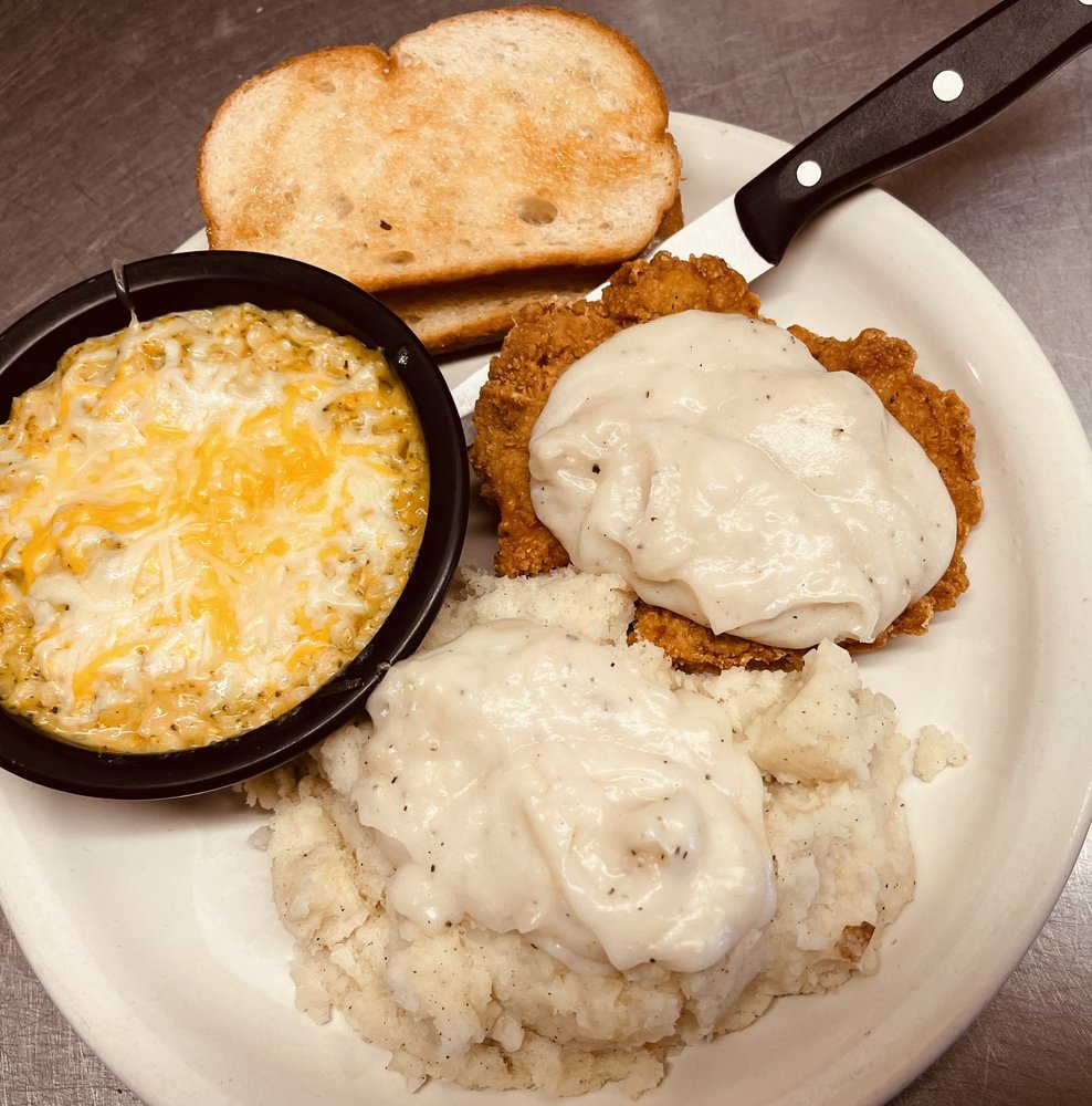 FAMILY TRADITIONS BAR & GRILL Updated August 2024 31 Photos 203 N