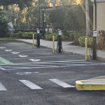 The Berkley, Orlando - Charging stations for electric cars - Resorts Near Me - Kissimmee, Florida The Berkley, Orlando - Charging stations for electric cars - Resorts Near Me - Kissimmee, Florida