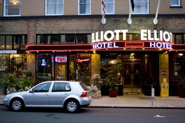 Hotel Elliott Astoria by null