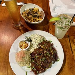 Maui Brewing Pilsner, coconut mojito, volcano fries, island style ribs