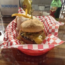 Hamburger & Small Fries
